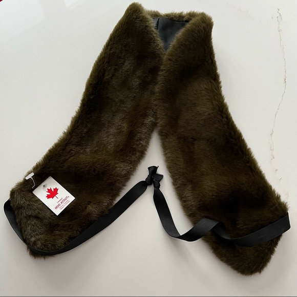 Faux Fur Collar Scarf in Olive Green Colour - Made in 🇨🇦 Canada - Picture 5 of 7